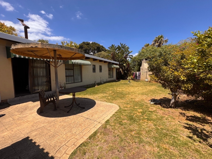 7 Bedroom Property for Sale in Table View Western Cape